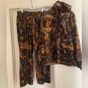 Cabela’s 2 piece Gore-Tex rain gear camo set size L